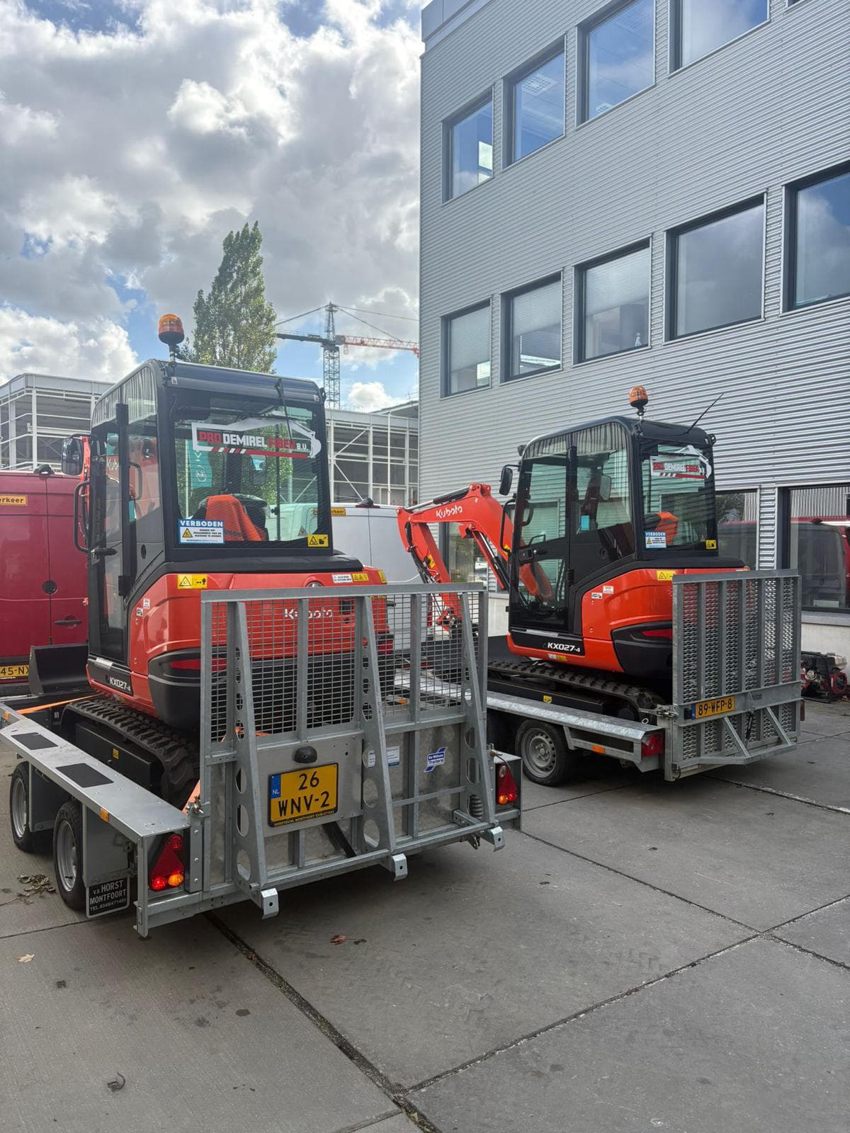 Kubota minigravers van Pro Demirel Fiber op transport